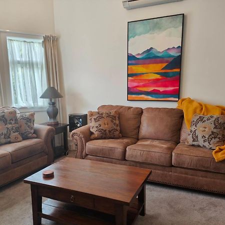 Beautiful Villa Near Everything! Christchurch Luaran gambar